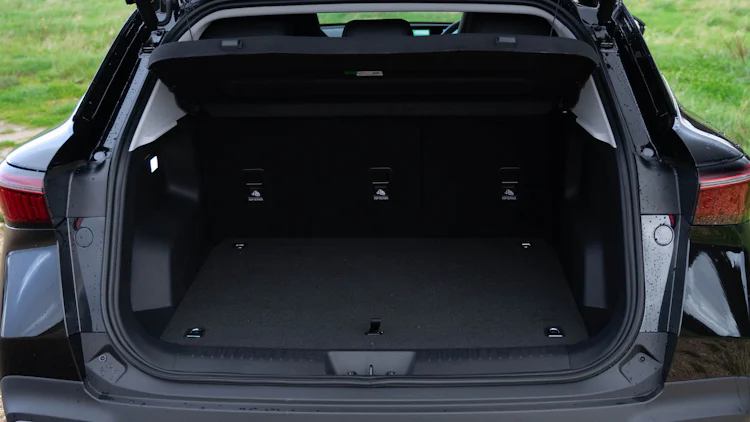 https://gcc-1307444343.cos.accelerate.myqcloud.com/cc/car-image/e01aae20
