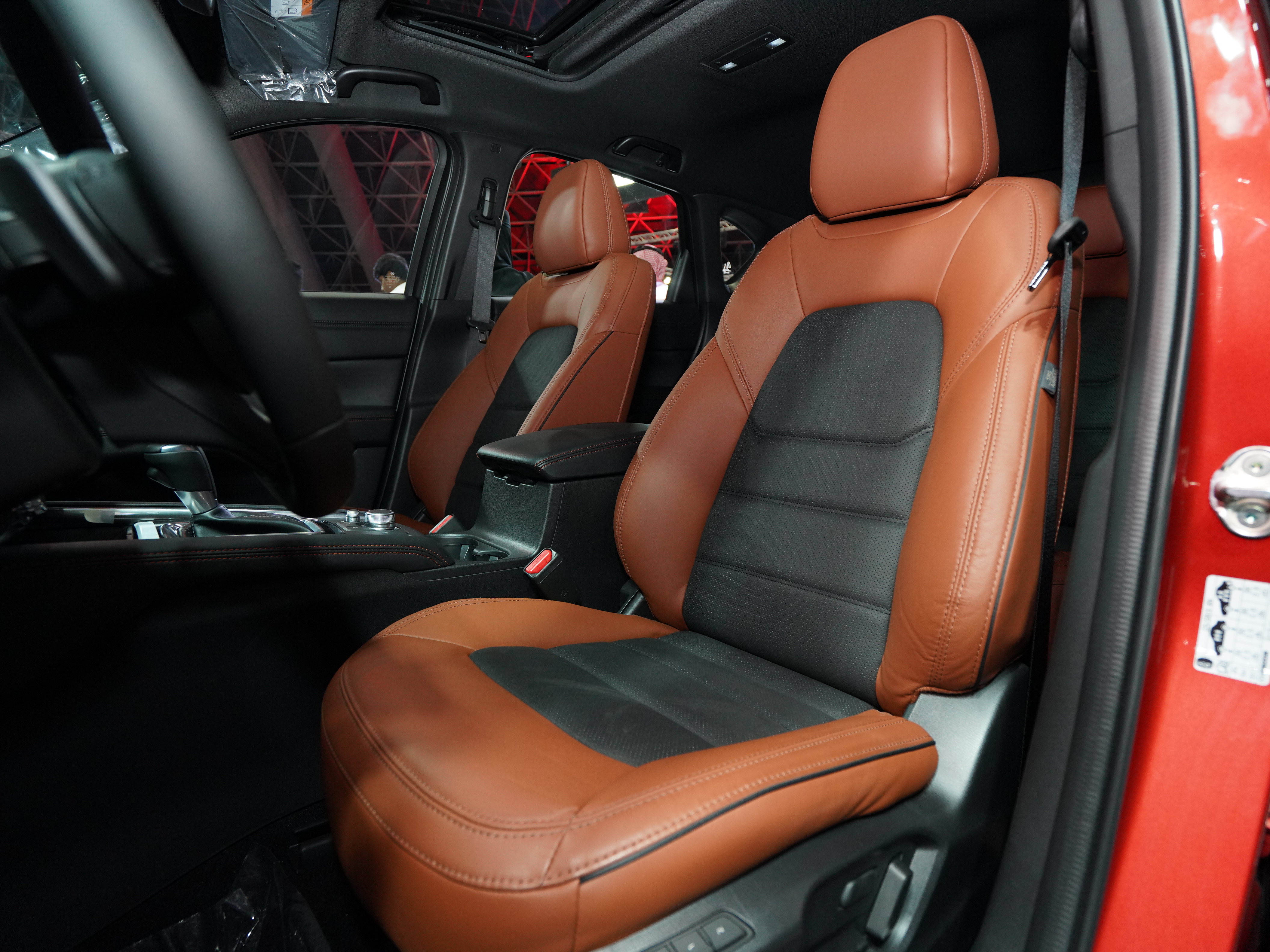 https://gcc-1307444343.cos.accelerate.myqcloud.com/cc/car-image/e5f9e2ea