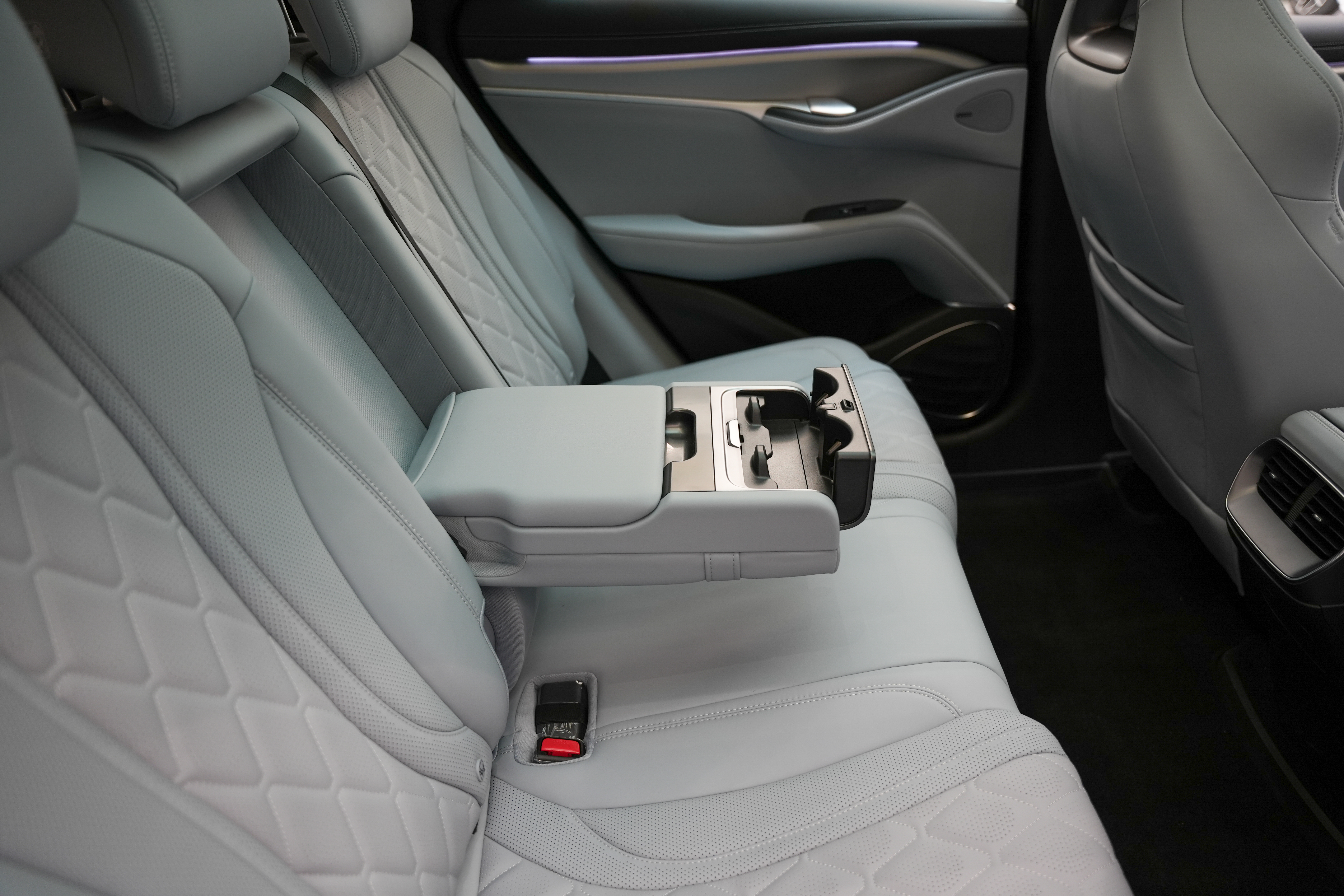 https://gcc-1307444343.cos.accelerate.myqcloud.com/cc/car-image/ec76055c
