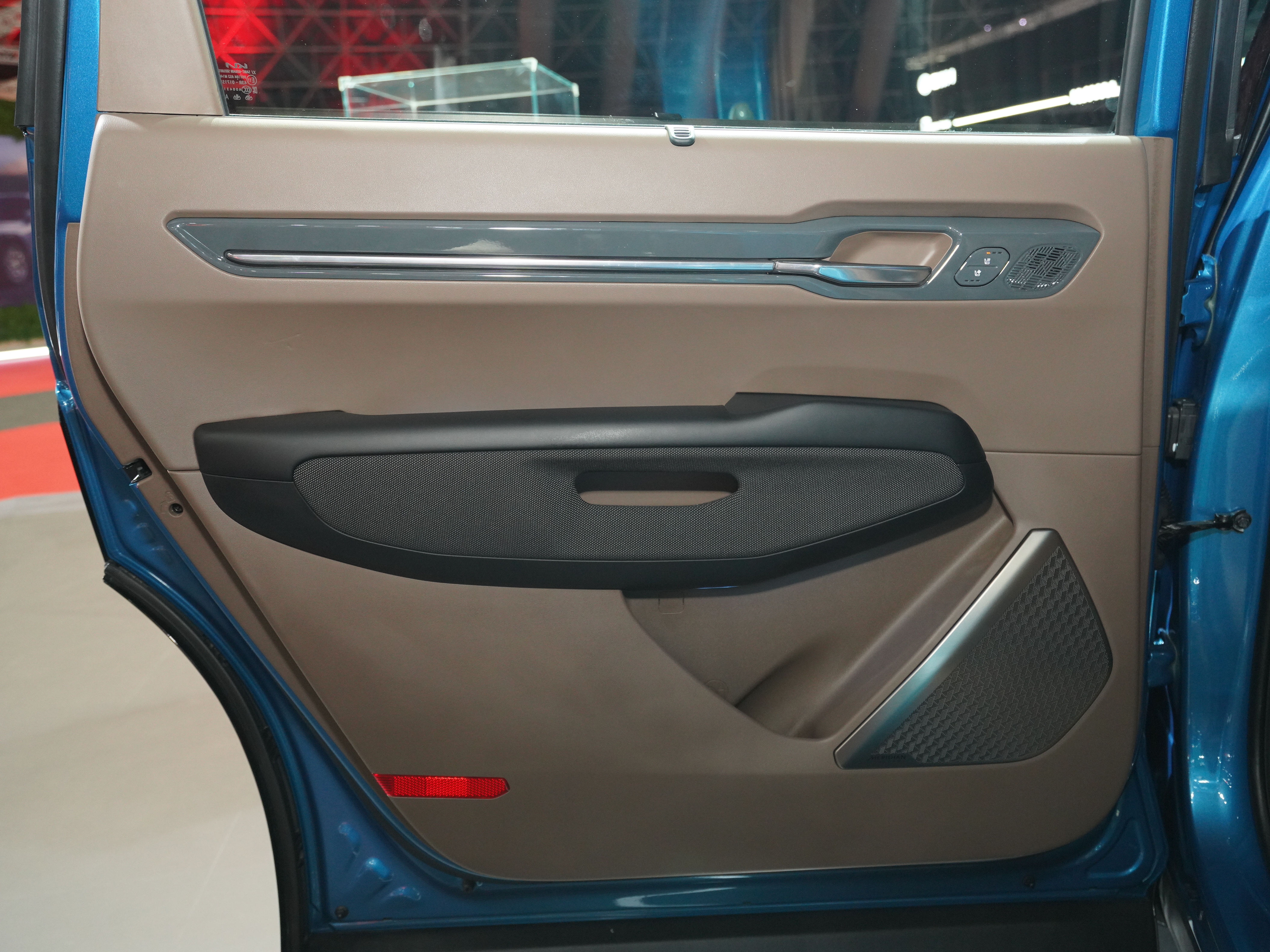 https://gcc-1307444343.cos.accelerate.myqcloud.com/cc/car-image/ed597b06