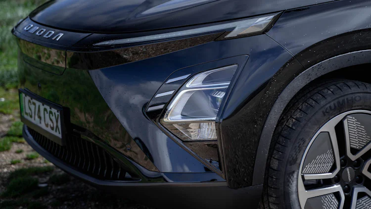 https://gcc-1307444343.cos.accelerate.myqcloud.com/cc/car-image/edf994fa