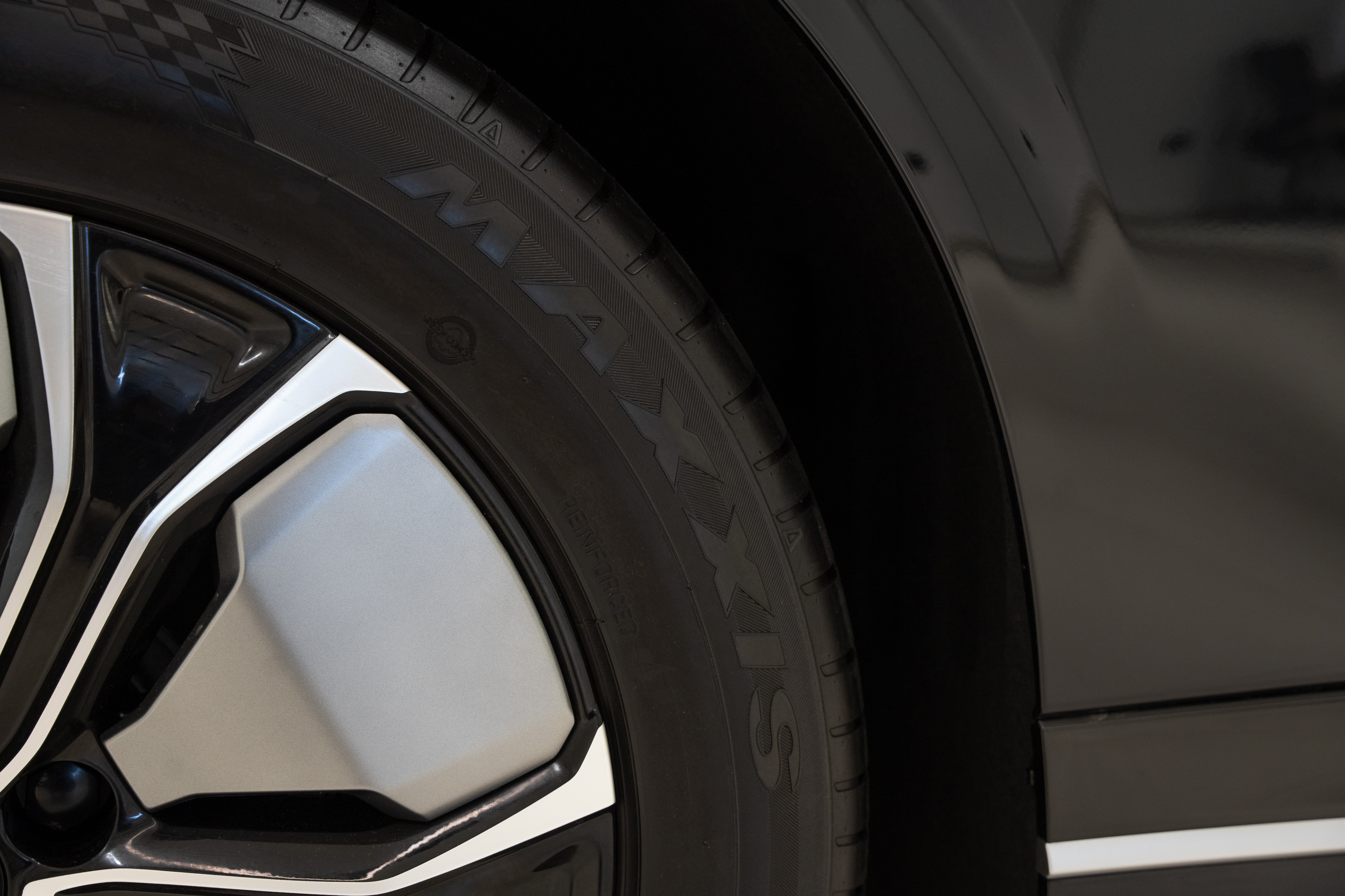 https://gcc-1307444343.cos.accelerate.myqcloud.com/cc/car-image/f2de5227