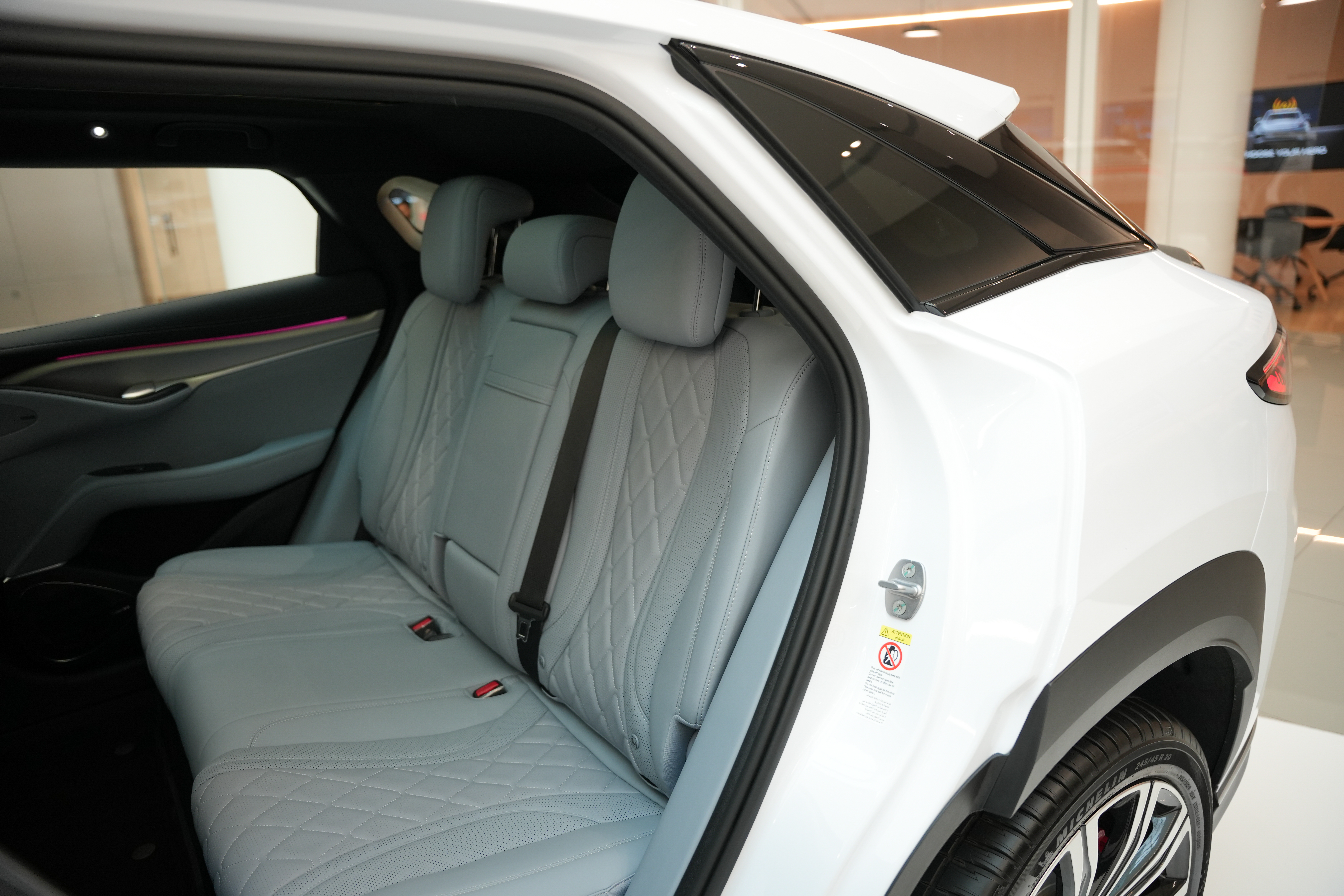https://gcc-1307444343.cos.accelerate.myqcloud.com/cc/car-image/f549bbf3