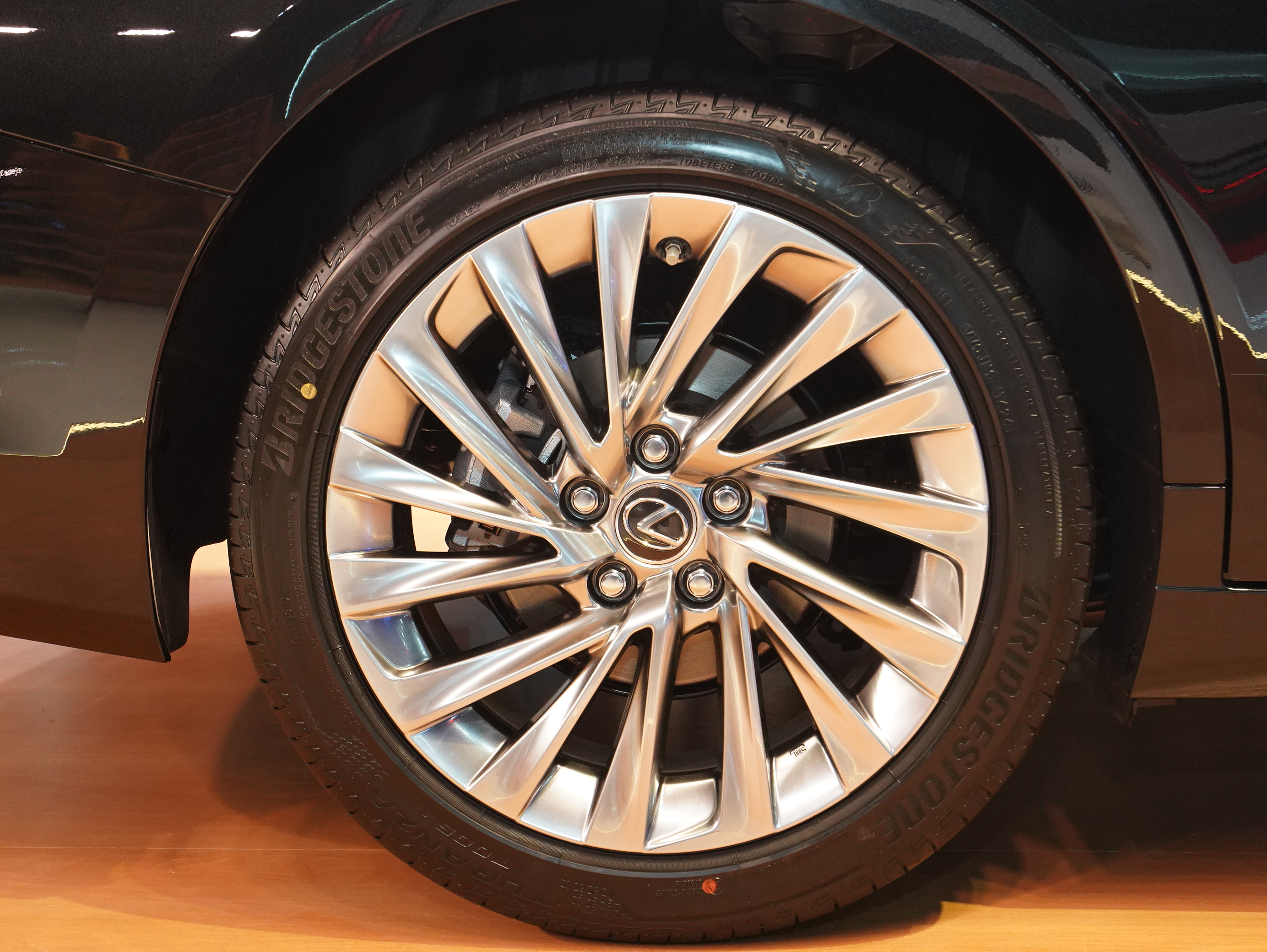 https://gcc-1307444343.cos.accelerate.myqcloud.com/cc/car-image/f8ef966e