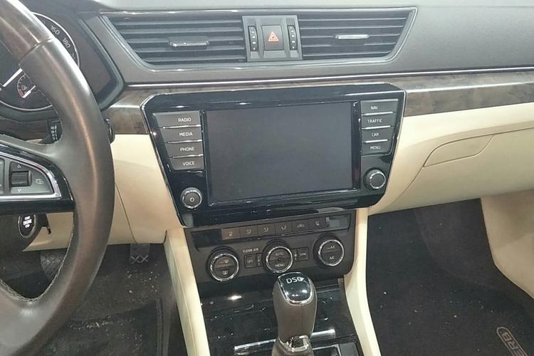 https://gcc-1307444343.cos.accelerate.myqcloud.com/gallery/06a1ea2804fef4337686e910b9e5e725.jpg