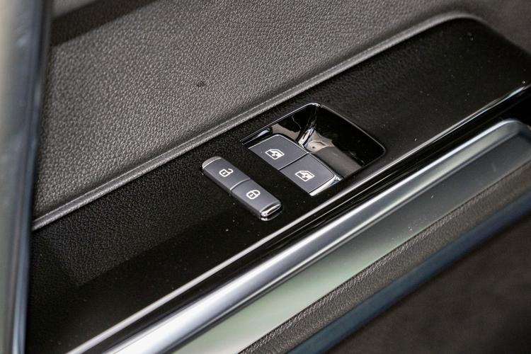 https://gcc-1307444343.cos.accelerate.myqcloud.com/gallery/0a80533ee02a51e4b96feb87ee09850f.jpg