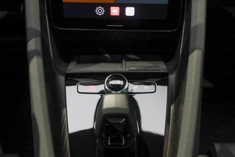 https://gcc-1307444343.cos.accelerate.myqcloud.com/gallery/0bc132f0a034316474e485737312f119.jpg