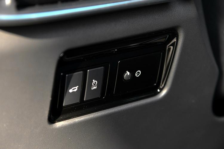 https://gcc-1307444343.cos.accelerate.myqcloud.com/gallery/1110cf6e614c890f917b072e5e504dca.jpg