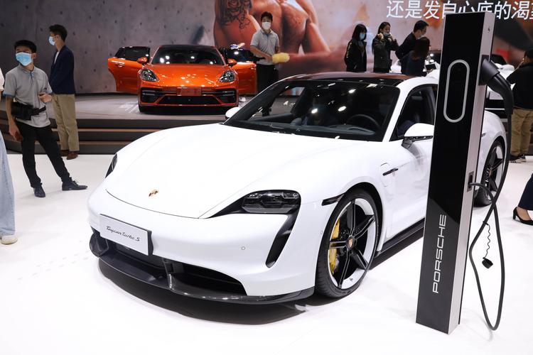 https://gcc-1307444343.cos.accelerate.myqcloud.com/gallery/235233153b99002bf636386a10f140d3.jpg