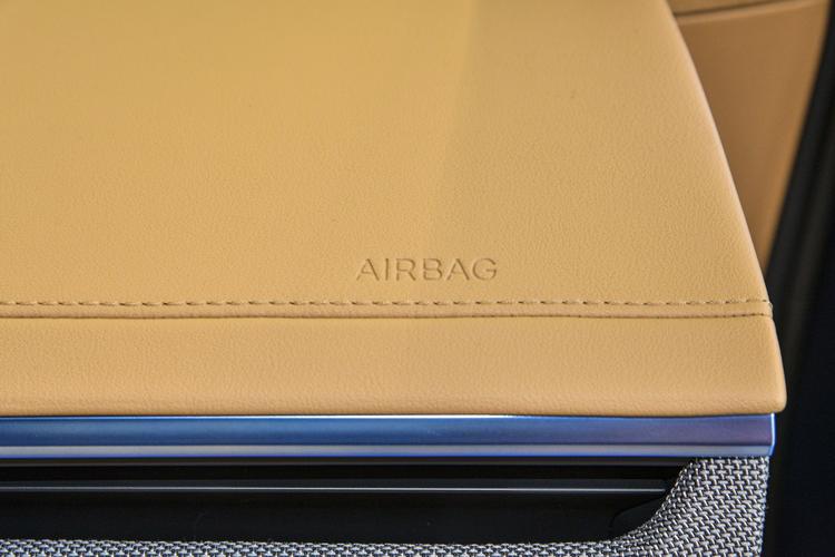 https://gcc-1307444343.cos.accelerate.myqcloud.com/gallery/2510e9d45dce96e24ce33ab3e7477819.jpg
