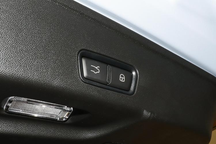 https://gcc-1307444343.cos.accelerate.myqcloud.com/gallery/2613d5bd8ef4c03c7a2e5b9e430b1110.jpg