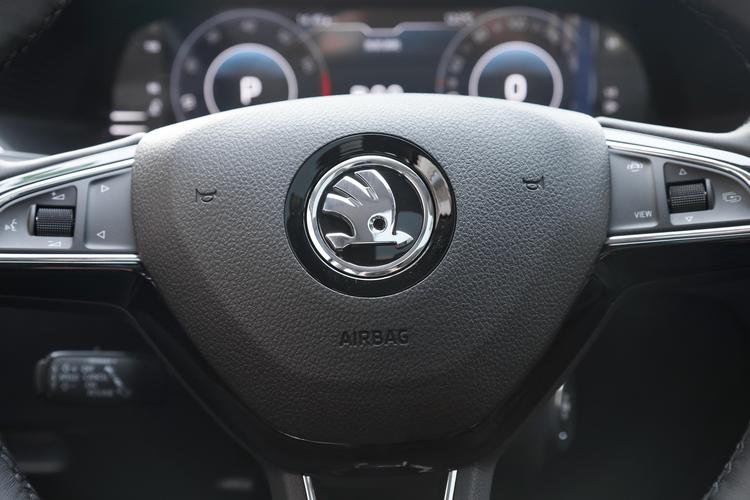 https://gcc-1307444343.cos.accelerate.myqcloud.com/gallery/29d2fdcc39a3a2114feb6ef8e3444d3c.jpg