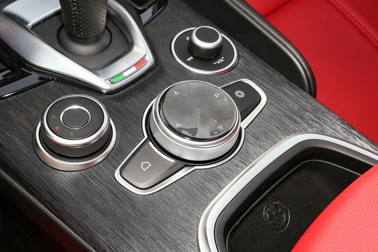 https://gcc-1307444343.cos.accelerate.myqcloud.com/gallery/2cfe95cf49869e89527315b6ed4b2cc8.jpg