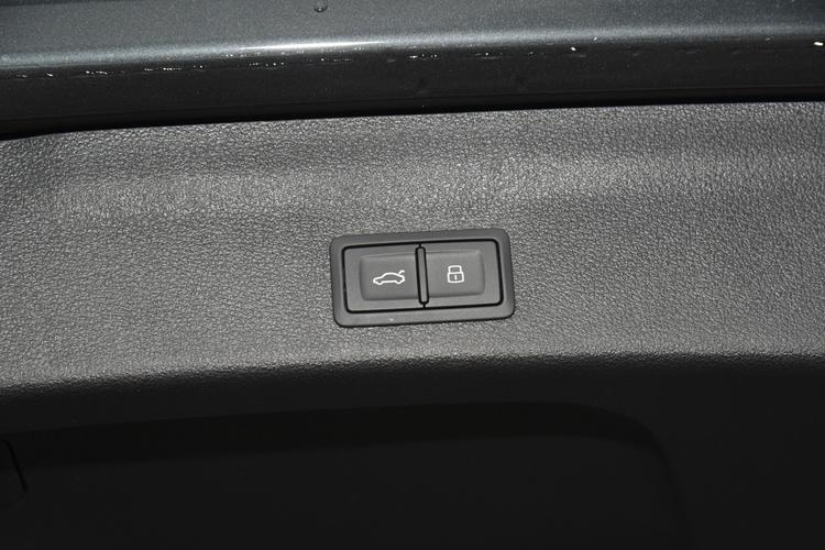 https://gcc-1307444343.cos.accelerate.myqcloud.com/gallery/3bc60ca7cccf62f53e33eb45abbbbae8.jpg