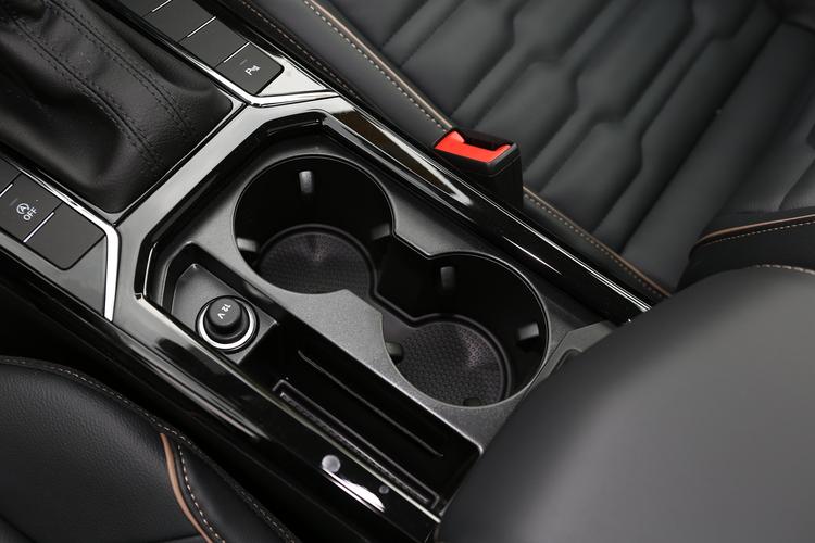 https://gcc-1307444343.cos.accelerate.myqcloud.com/gallery/3c021784d044af5e3081662cd113ca70.jpg