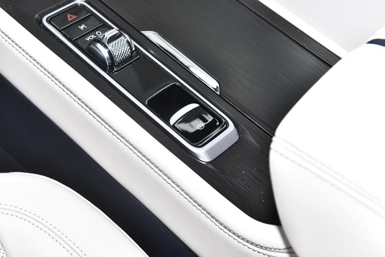 https://gcc-1307444343.cos.accelerate.myqcloud.com/gallery/3d763d2284bb7b726553ec92b6138d9f.jpg
