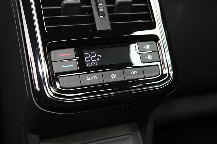 https://gcc-1307444343.cos.accelerate.myqcloud.com/gallery/4df618105e72b7e15055749fde3eeda2.jpg