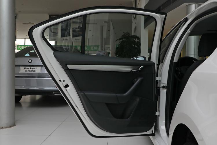 https://gcc-1307444343.cos.accelerate.myqcloud.com/gallery/4f5c2a751e2ce52b155c9c02e6c27322.jpg