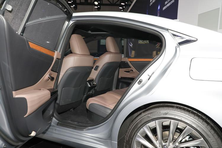 https://gcc-1307444343.cos.accelerate.myqcloud.com/gallery/64d79bfe80fb722aeb6bed6999b06c03.jpg