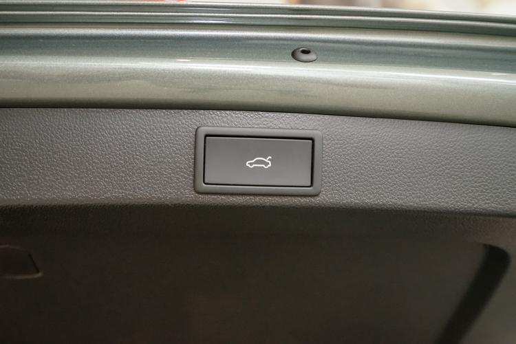 https://gcc-1307444343.cos.accelerate.myqcloud.com/gallery/6d3840d4c77062971fa02bb4c4b2a8fa.jpg