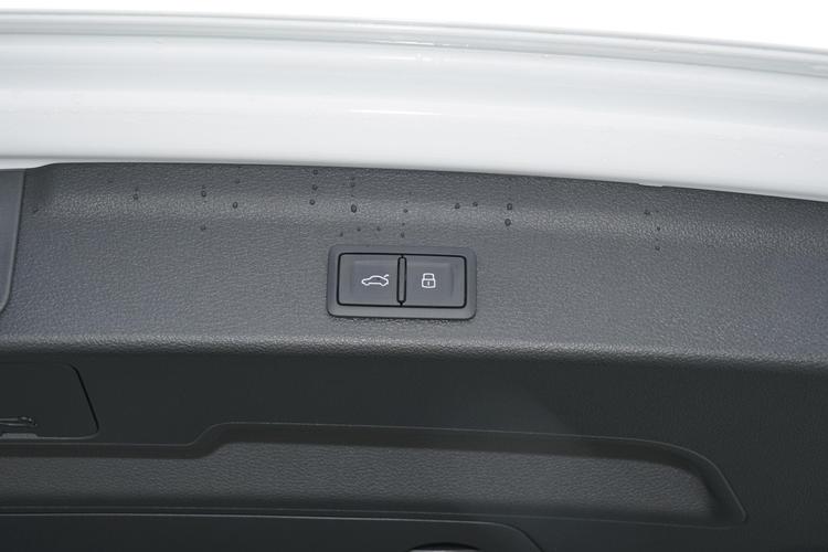 https://gcc-1307444343.cos.accelerate.myqcloud.com/gallery/6e95a6002be7e8bfbc6e173e92c1aebe.jpg