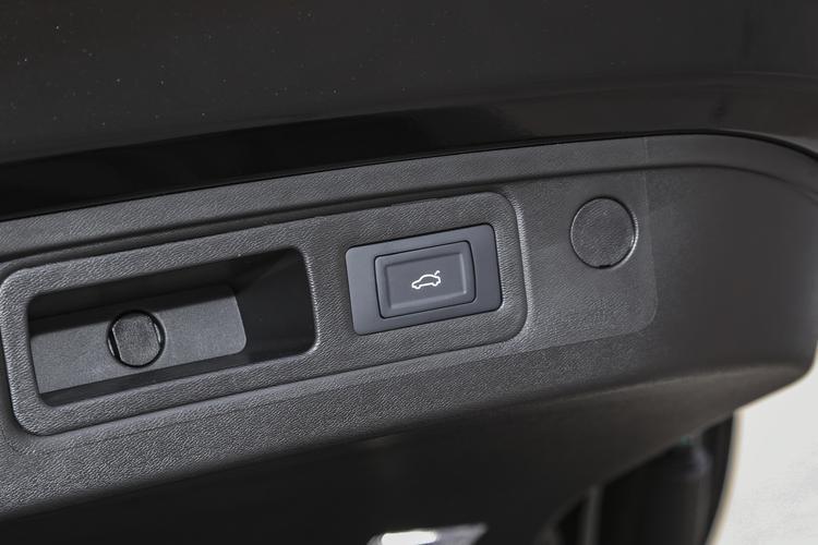 https://gcc-1307444343.cos.accelerate.myqcloud.com/gallery/7222423d070f1dc53f02d3abccc3dd13.jpg