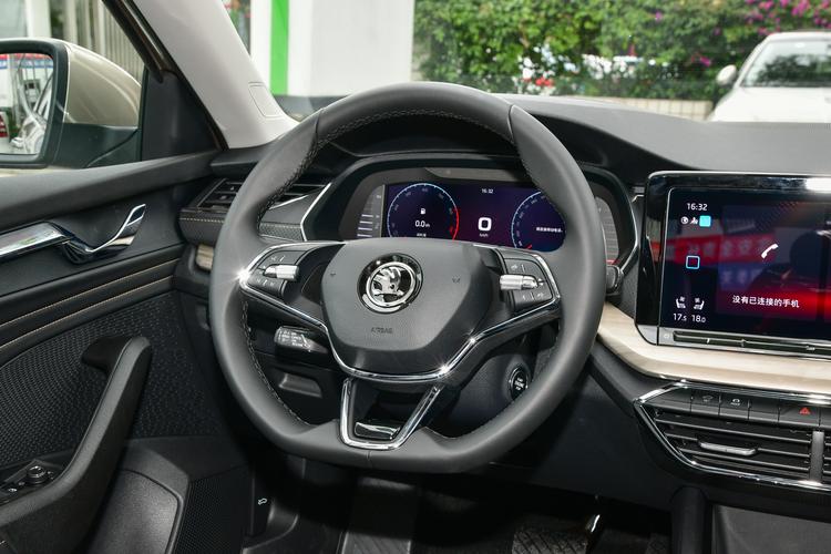 https://gcc-1307444343.cos.accelerate.myqcloud.com/gallery/74234615d61bfce1a970edc56cd3f9ad.jpg