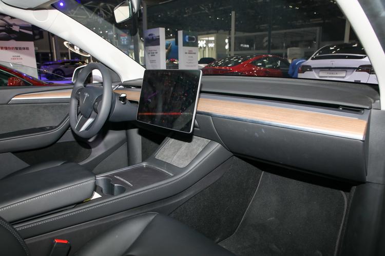 https://gcc-1307444343.cos.accelerate.myqcloud.com/gallery/7718018e3d66248ca0d632a911777bea.jpg