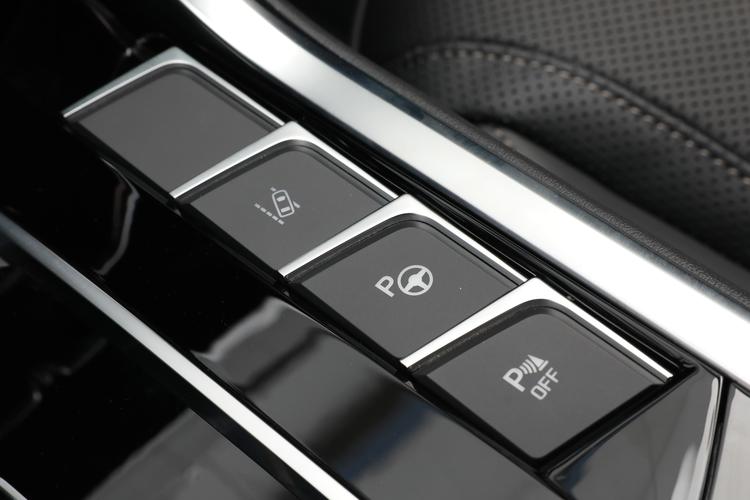 https://gcc-1307444343.cos.accelerate.myqcloud.com/gallery/7905c3bf269459eca6d69192a6d8c0a1.jpg