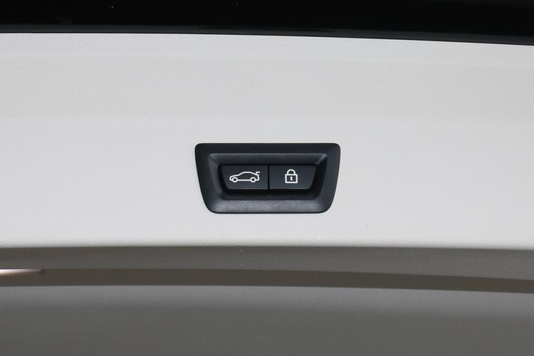 https://gcc-1307444343.cos.accelerate.myqcloud.com/gallery/7d9de470352bad71f213123269a890de.jpg