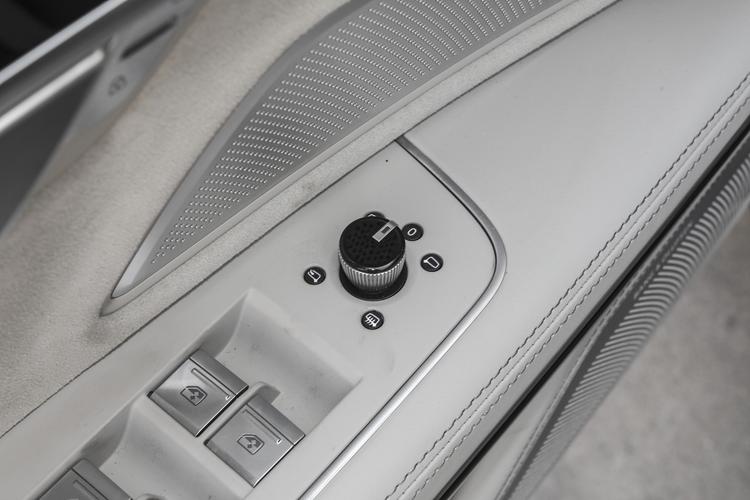 https://gcc-1307444343.cos.accelerate.myqcloud.com/gallery/86e81517bce2abf208bd2100420b69ac.jpg