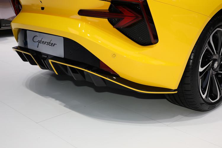 https://gcc-1307444343.cos.accelerate.myqcloud.com/gallery/88082e3f32a3f76e24bebfedcde2e460.jpg