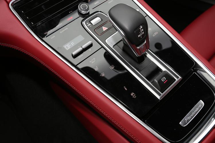 https://gcc-1307444343.cos.accelerate.myqcloud.com/gallery/8a1841bb9db294713fb09718c7deb362.jpg
