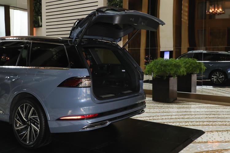 https://gcc-1307444343.cos.accelerate.myqcloud.com/gallery/8dbebffa71663fbbceb15c06d6ef504a.jpg