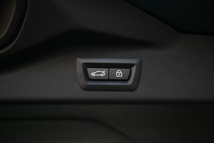 https://gcc-1307444343.cos.accelerate.myqcloud.com/gallery/971a6395c27907a4cab05159e6f91919.jpg