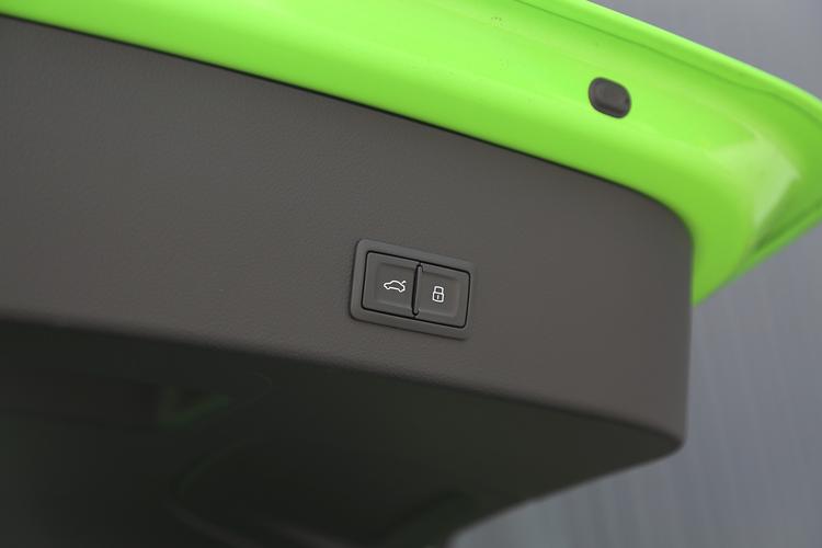 https://gcc-1307444343.cos.accelerate.myqcloud.com/gallery/99c37073eb11ab960bcec601af7a4177.jpg