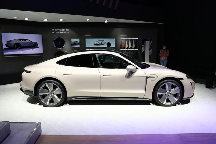 https://gcc-1307444343.cos.accelerate.myqcloud.com/gallery/a51400c3ea4b7db72603ad97572a2d71.jpg