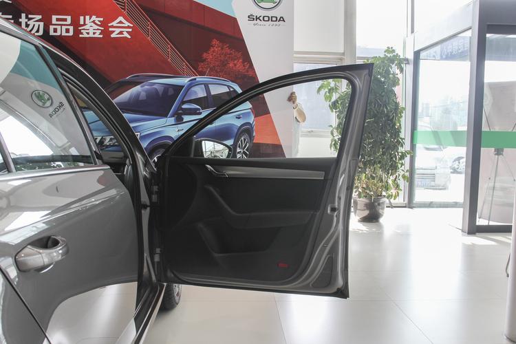 https://gcc-1307444343.cos.accelerate.myqcloud.com/gallery/b8877ffef245f12fa06777e1b50b4019.jpg