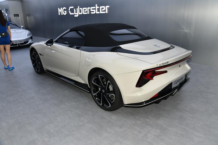 https://gcc-1307444343.cos.accelerate.myqcloud.com/gallery/bde43c2092c013d37ef81ac00e415b00.jpg