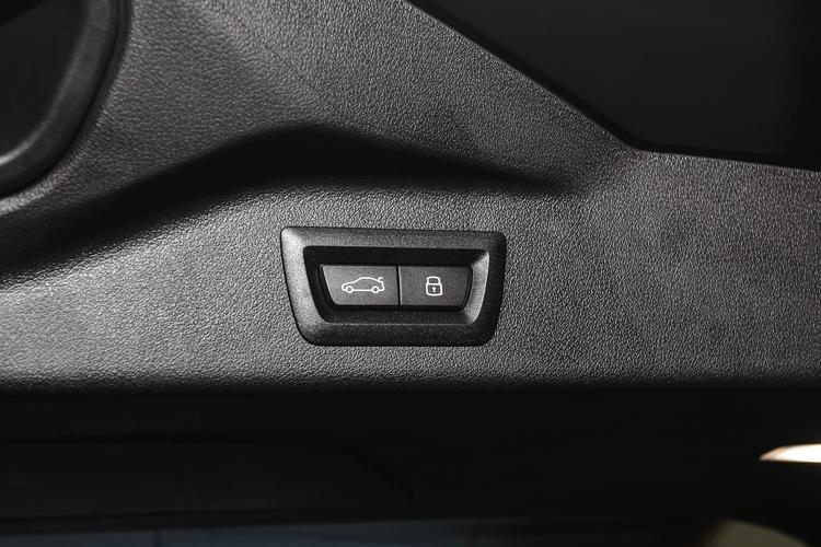 https://gcc-1307444343.cos.accelerate.myqcloud.com/gallery/c1831ef127c4d79659d8ffa7d7cbfba1.jpg