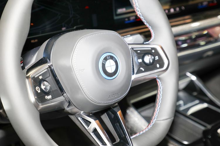 https://gcc-1307444343.cos.accelerate.myqcloud.com/gallery/c39d0aa340727922e4c6950e9ccec1eb.jpg