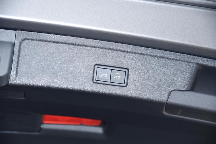 https://gcc-1307444343.cos.accelerate.myqcloud.com/gallery/c4a654e3ff5ee64530eeb24d38eba9fd.jpg
