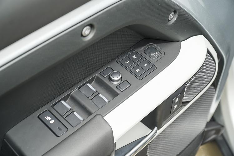 https://gcc-1307444343.cos.accelerate.myqcloud.com/gallery/ce38b5a9ff5a0bb83dea88e10febac7a.jpg