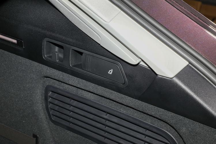https://gcc-1307444343.cos.accelerate.myqcloud.com/gallery/d6d764ba5fffa5e31cae5ff4ee92e7f6.jpg