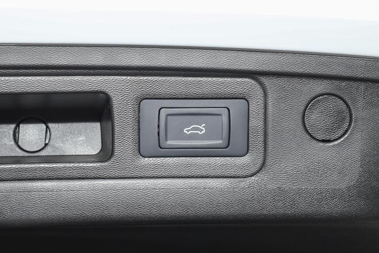 https://gcc-1307444343.cos.accelerate.myqcloud.com/gallery/d883a913055edaec58bd95077fdb3421.jpg