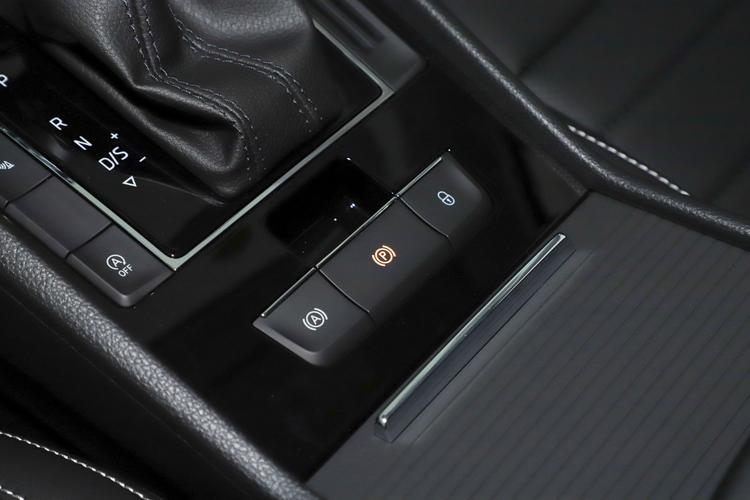https://gcc-1307444343.cos.accelerate.myqcloud.com/gallery/d9981928e2ebaab79ca75528c2aa107e.jpg