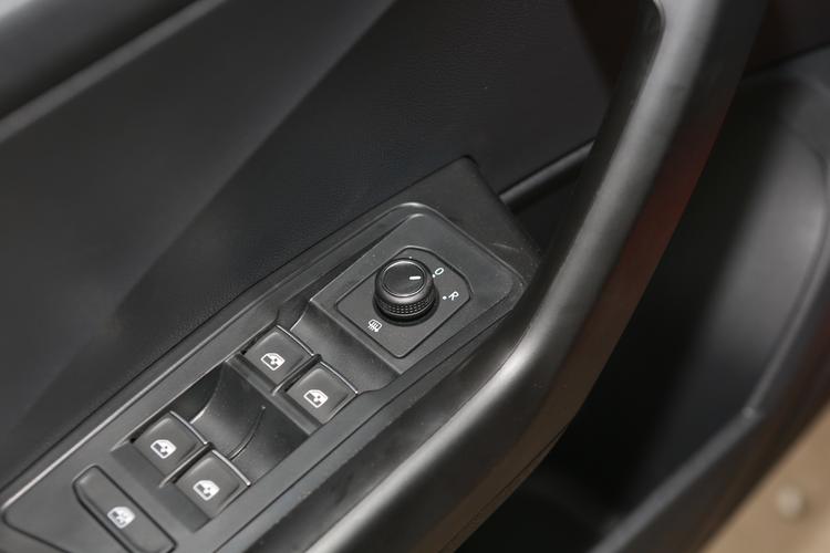 https://gcc-1307444343.cos.accelerate.myqcloud.com/gallery/da68f83d22d9d9f2a503c5dbf49dabad.jpg