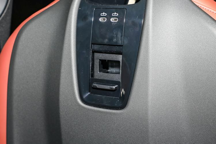 https://gcc-1307444343.cos.accelerate.myqcloud.com/gallery/dbddb717dfcb30e56848a32467b44fce.jpg