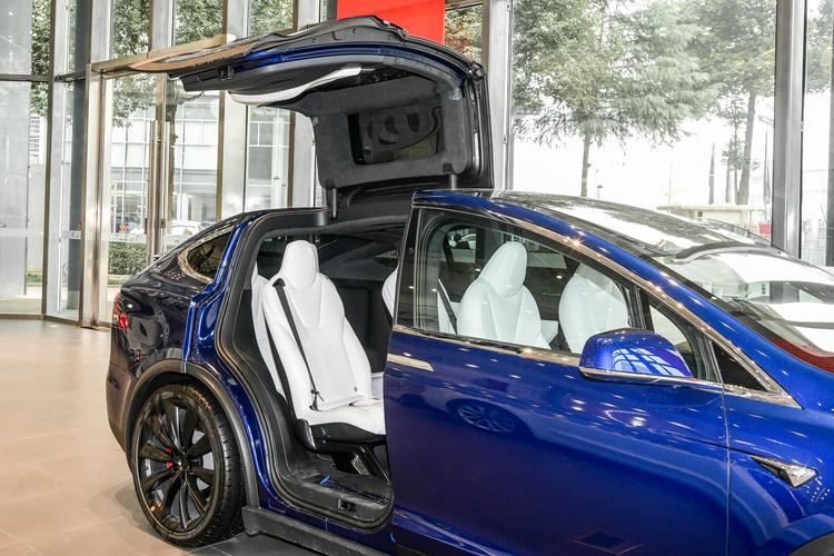 https://gcc-1307444343.cos.accelerate.myqcloud.com/gallery/dc6cd2fc601e81d4773f9ad53bbc9a0e.jpg