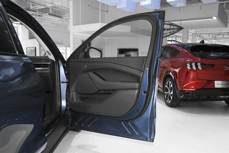 https://gcc-1307444343.cos.accelerate.myqcloud.com/gallery/dfc47798871b80dbeab6e1a92f032a1b.jpg